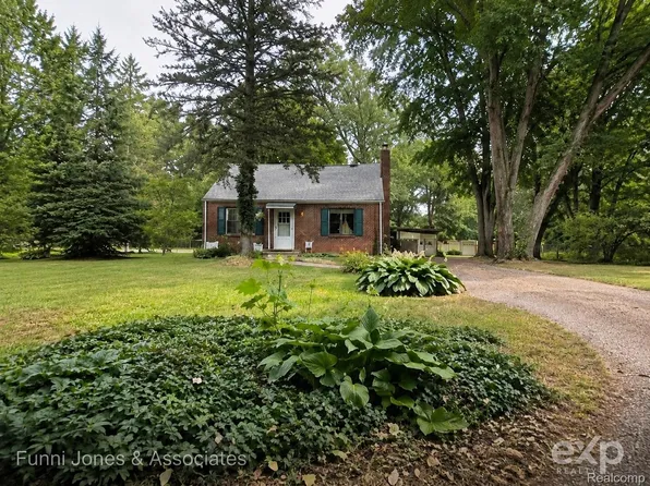 9552 Wayne Rd, Livonia, MI 48150