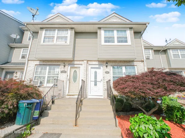 21 Studio Ln, Staten Island, NY 10304