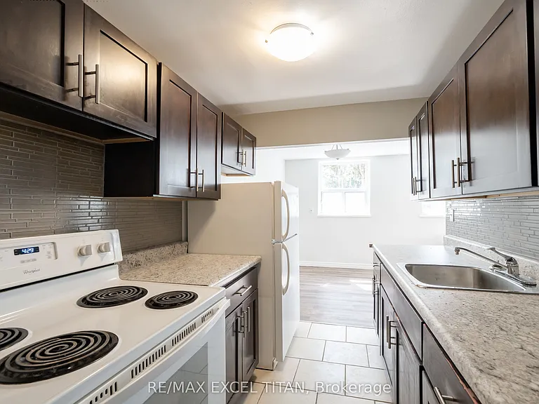 799 Robinson St #11 — Photo 10