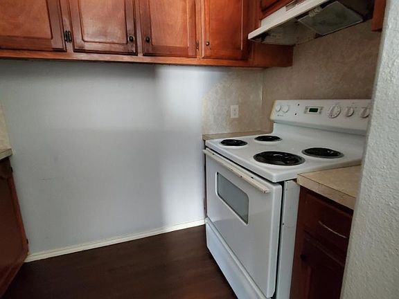 2nd image of 122 W Schunior St APT 5