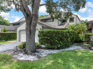 2462 Bedford Mews Dr, Wellington, FL 33414