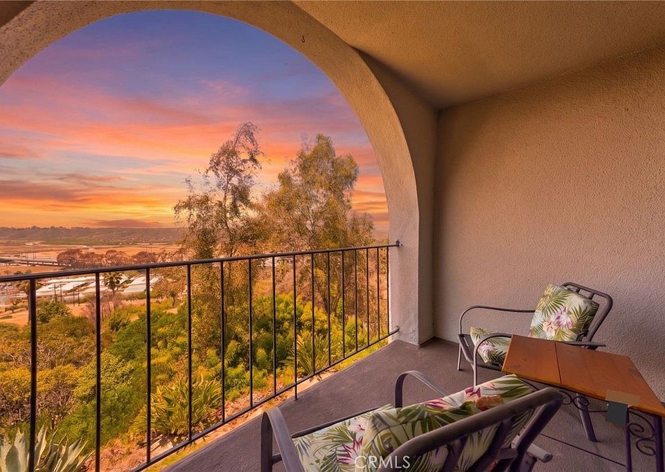 1st image of 3612 Vista Bella Unit 5