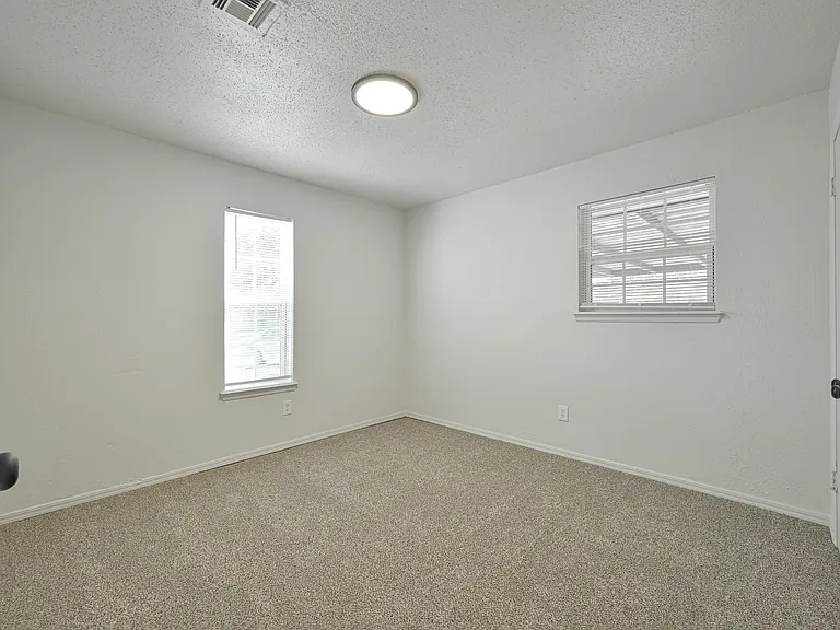 2525 SE 47th St — Photo 24