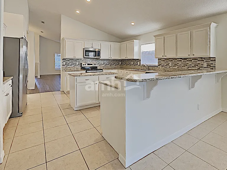 1066 Bluegrass Dr — Photo 9