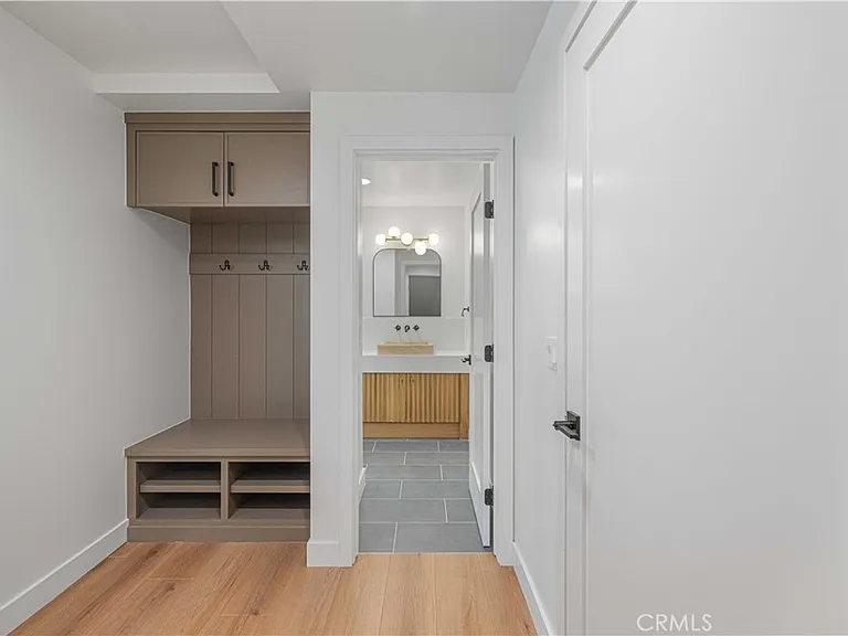 21 Longstreet — Photo 11