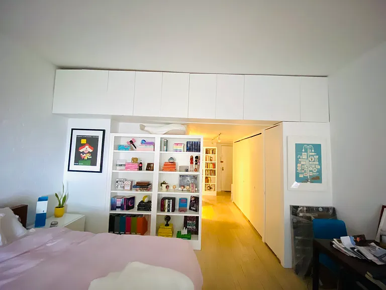 455 W 43rd St #4B — Photo 4