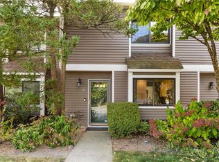 85 Casper Ct, Port Chester, NY 10573