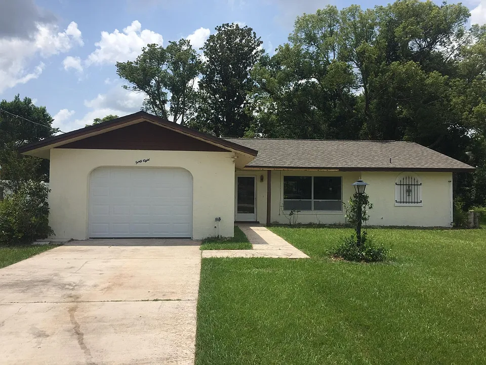 48 Fernwood Ln