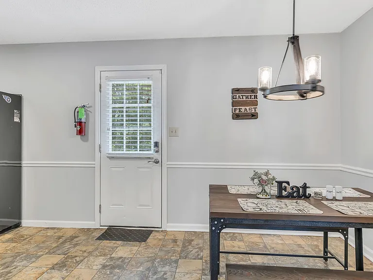 611 Doane Dr #A — Photo 12