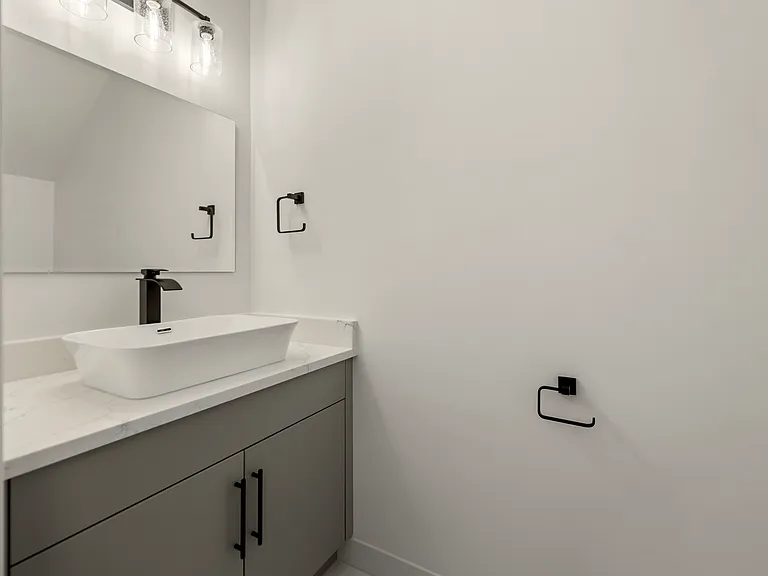 11 Merkel Manza Blvd — Photo 39