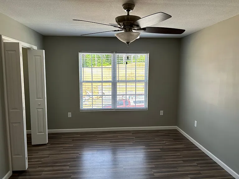 252 Keswick Dr — Photo 10