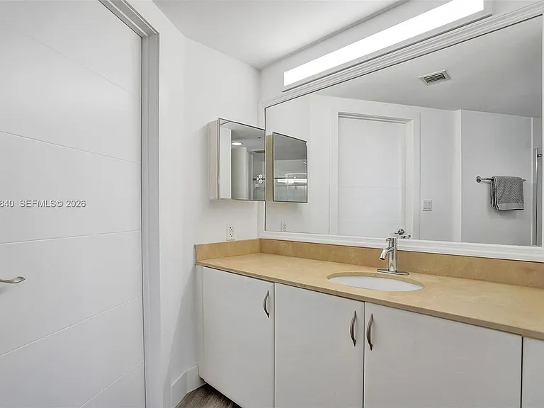 1750 N Bayshore Dr #3802 — Photo 20