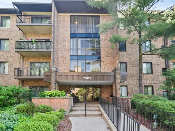 7502 Farmingdale Dr APT 408, Darien, IL 60561
