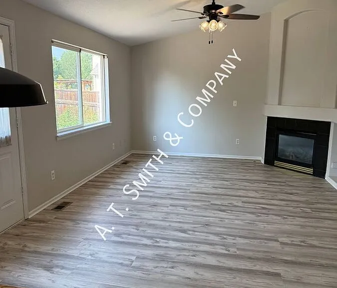 18296 Kinney Creek Way — Photo 4