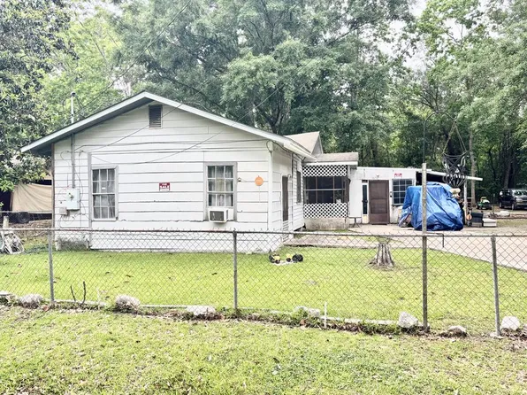 1616 Bender St, Picayune, MS 39466