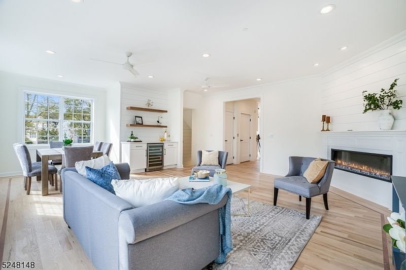 484 4th Ave Garwood, NJ Zillow