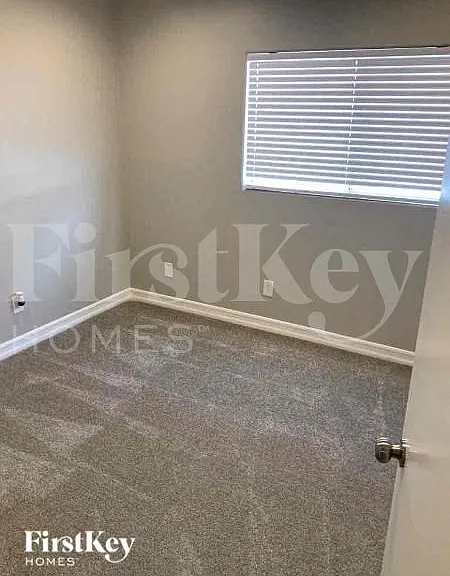 426 Hopedale Ave — Photo 6