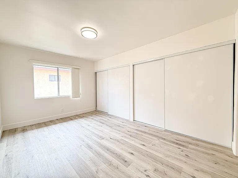 4528 Murietta Ave #11A — Photo 9