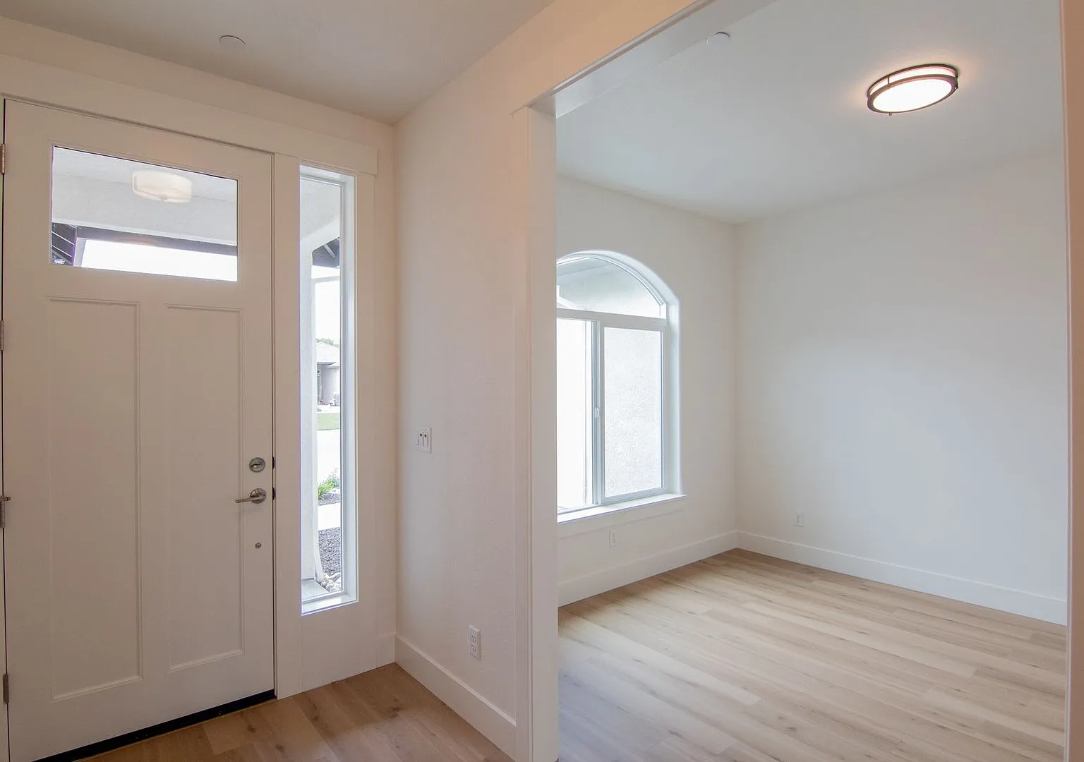 $500 Move In Special Off First Months Rent. — Photo 3