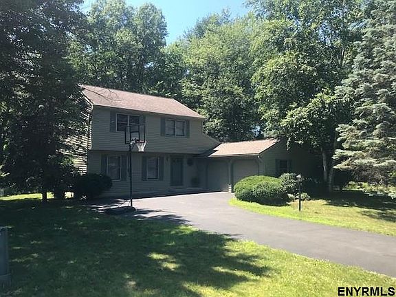 3rd image of 226 Woodscape Dr