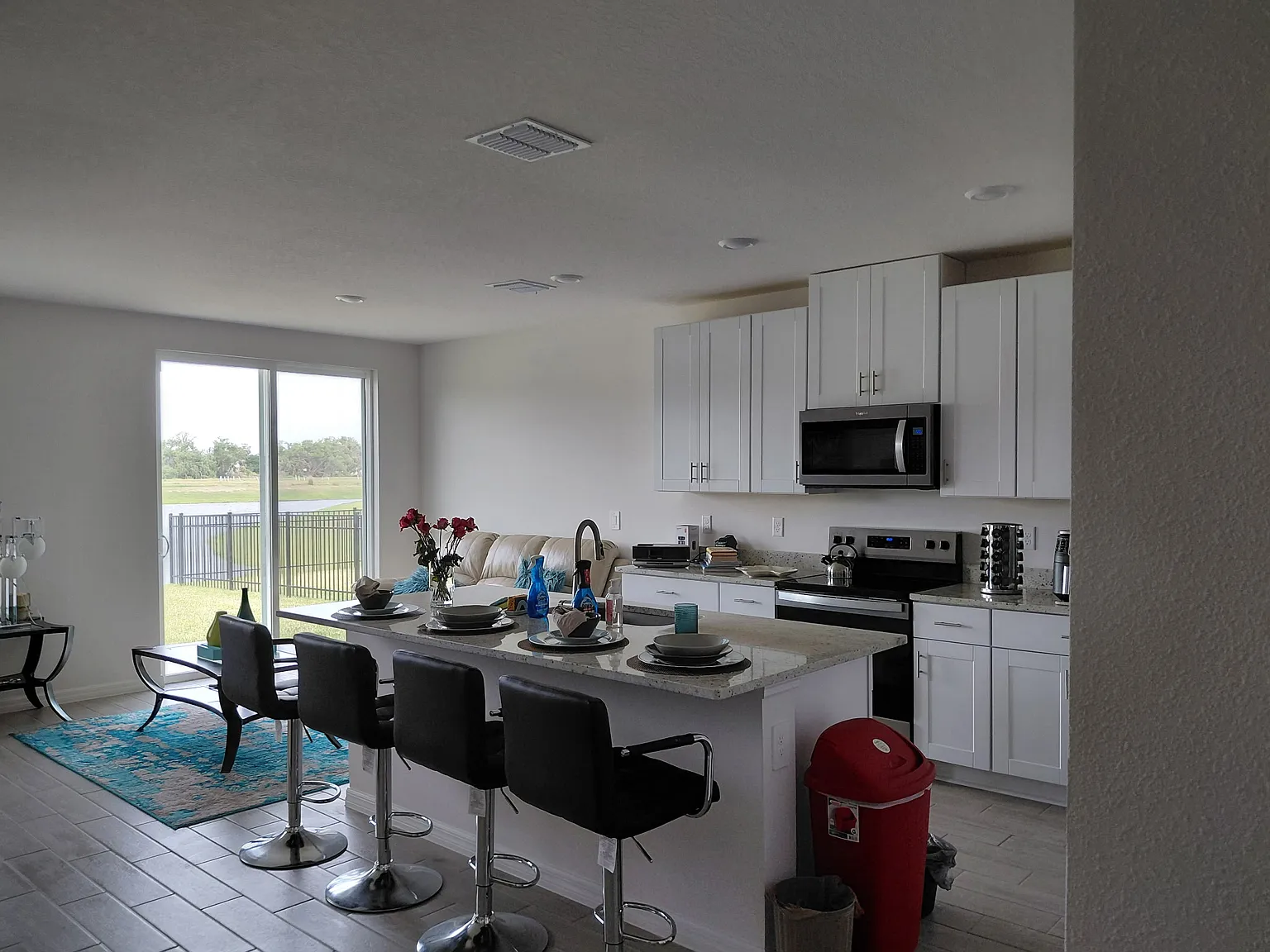 4 bed, 1988 sqft, $800 — Photo 3