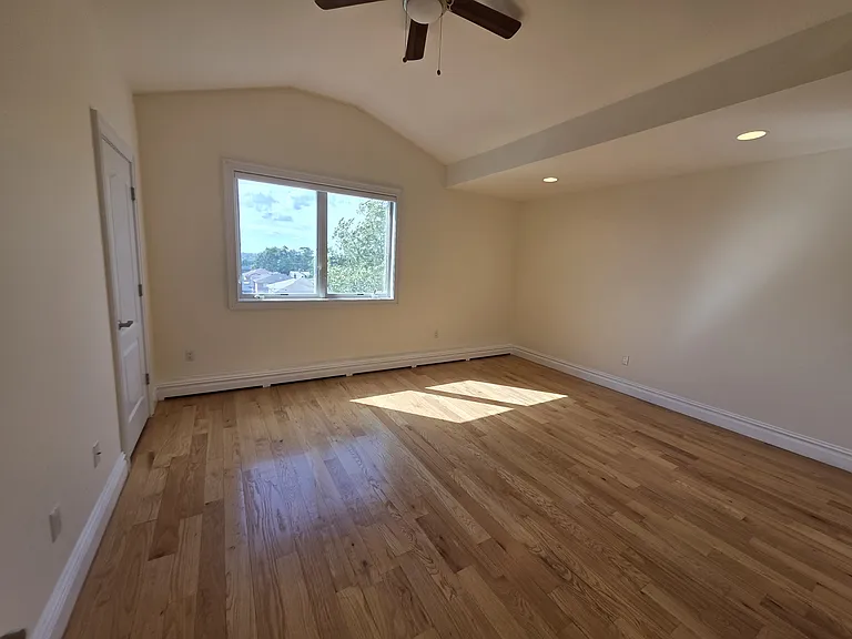 527 Roff Ave #B — Photo 10