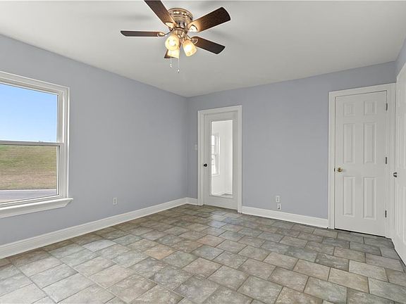 4th image of 596 River Rd