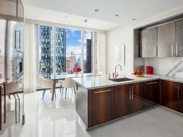 217 West 57th Street image 4 of 22