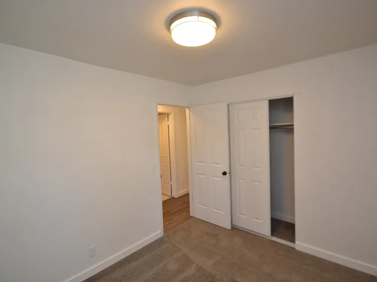 1903 & 1905 S Granduer Dr — Photo 15