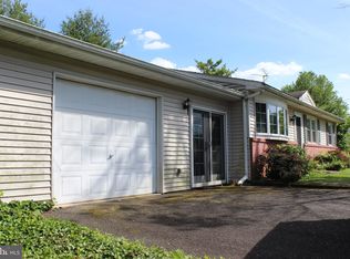 42 Holly Dr, Collegeville, PA 19426