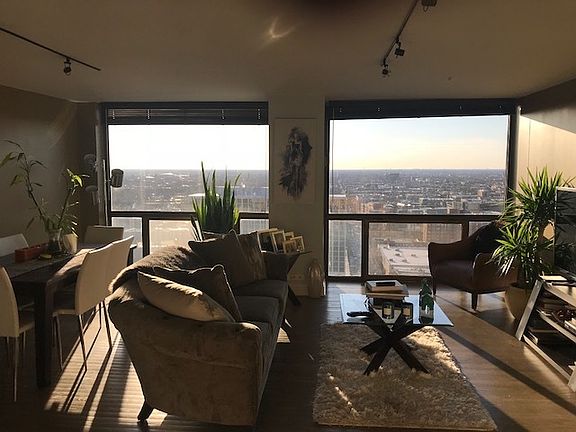 4th image of 4343 N Clarendon Ave APT 2617