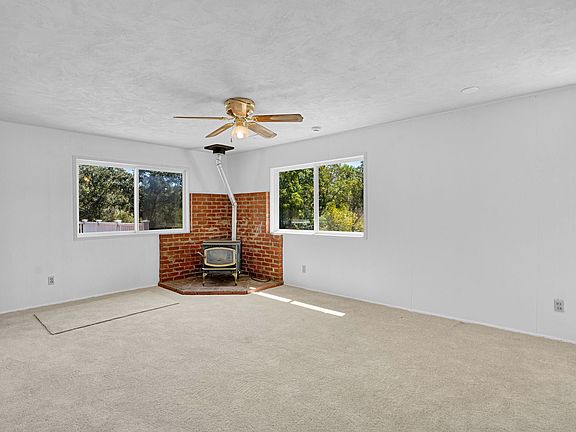 4th image of 31638 Lodge Rd Unit B