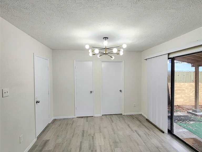 10047 Emerald Creek Dr — Photo 25