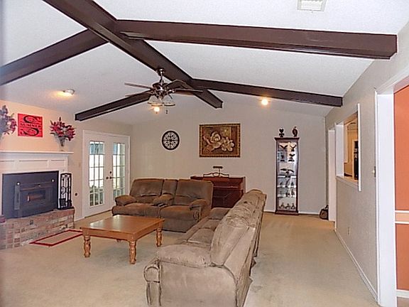 3rd image of 43 Meadowview Dr