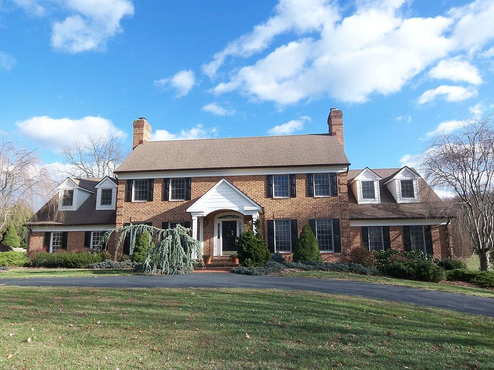 Landscaped 3 acre lot