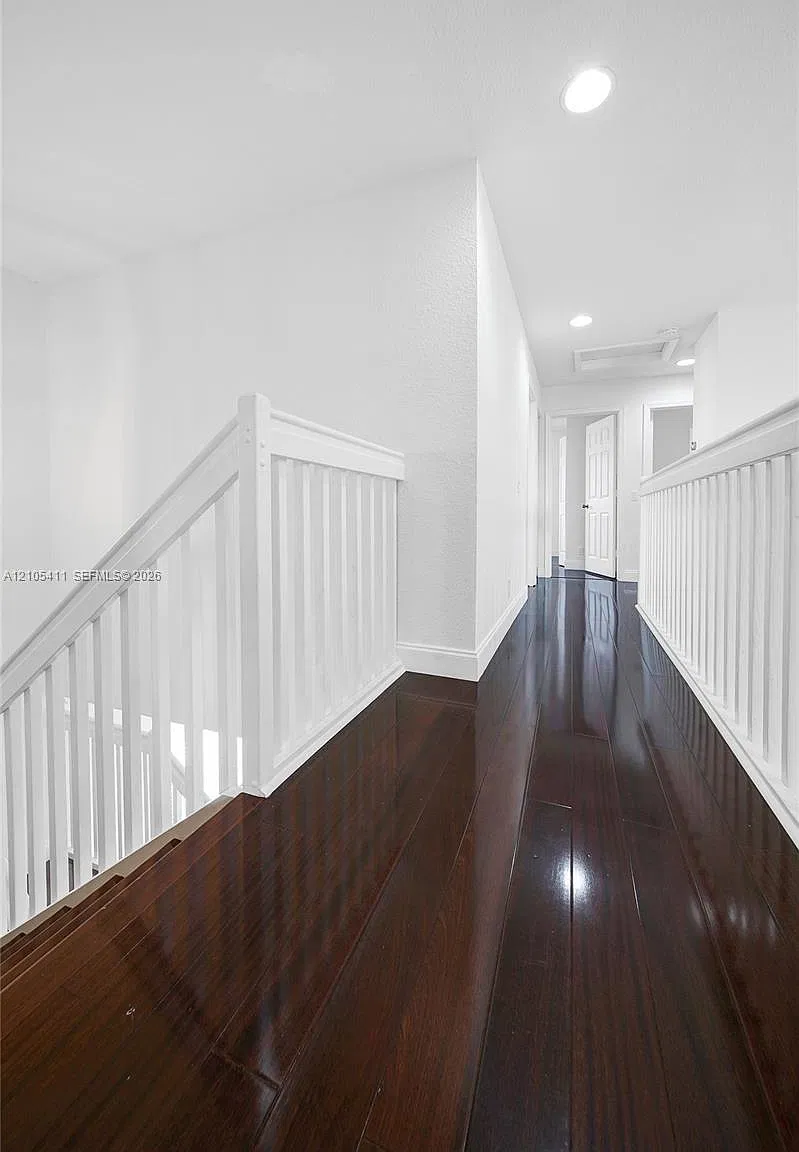 1058 Golden Cane Dr — Photo 2