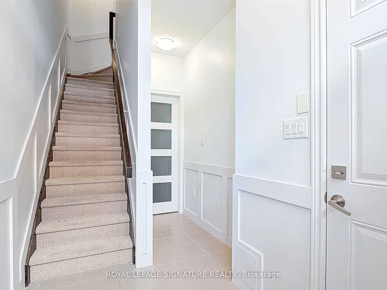 16 Whitehaven Ln #UPPER — Photo 3