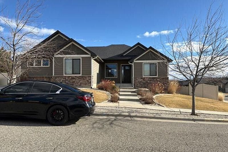 1st image of 3213 Golden Acres Dr