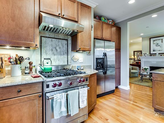 2nd image of 632 Hinman Ave APT 3A