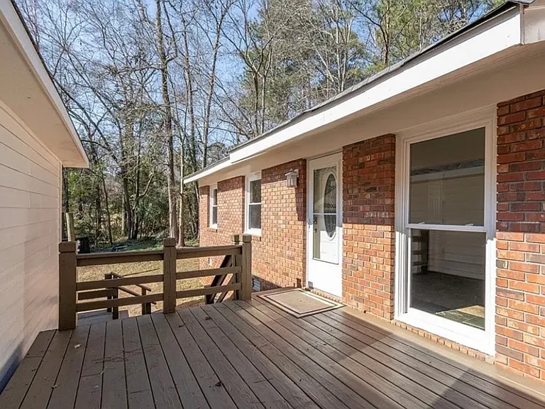 102 Beaverdam Creek Rd — Photo 2