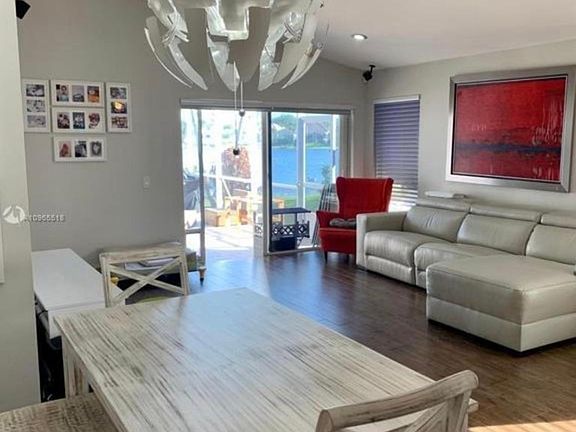4th image of 1549 Salerno Cir