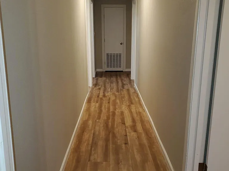 202 McElroy St — Photo 13