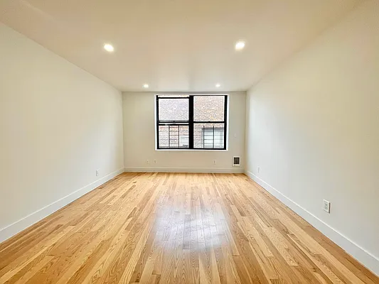 Rented by Century 21 Premier  | media 3