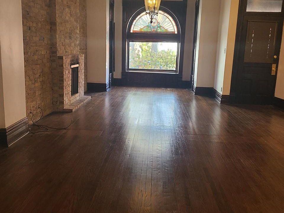 1st image of 2113 W Evergreen Ave #1