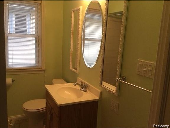 3rd image of 311 N Wilson Ave