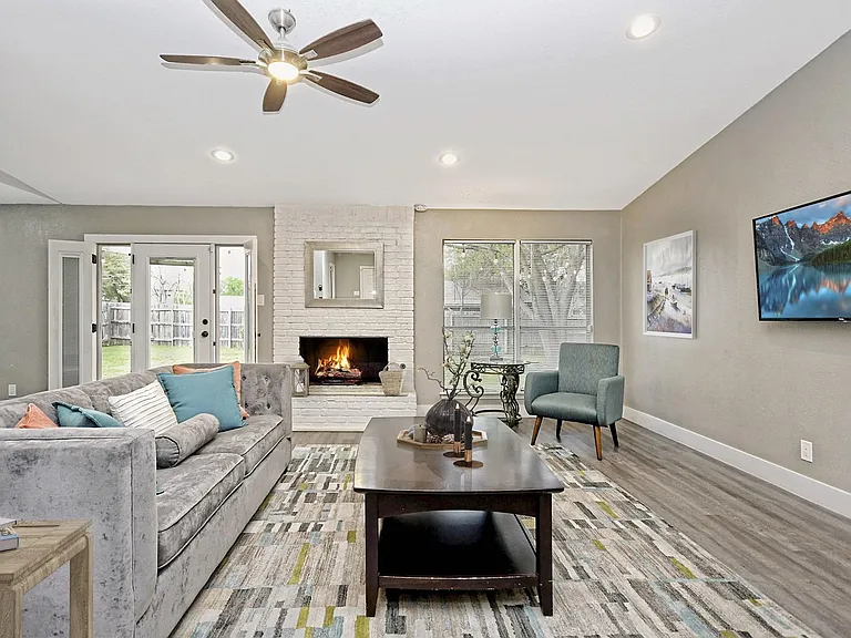 4008 Eton Ln — Photo 3