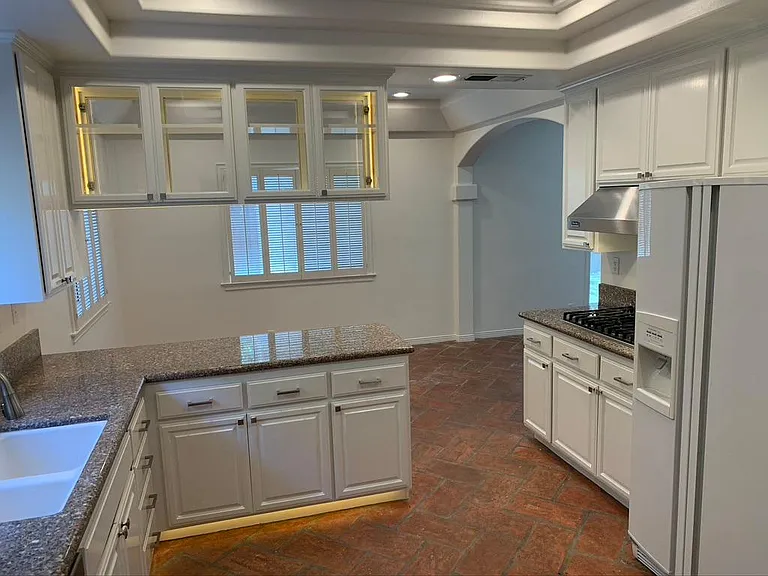 2102 Bataan Rd — Photo 9