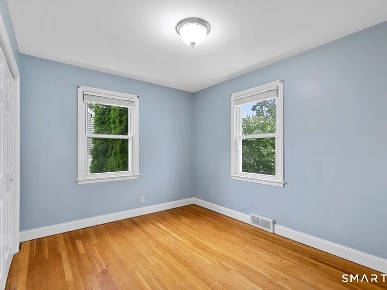 106 Winter St — Photo 8