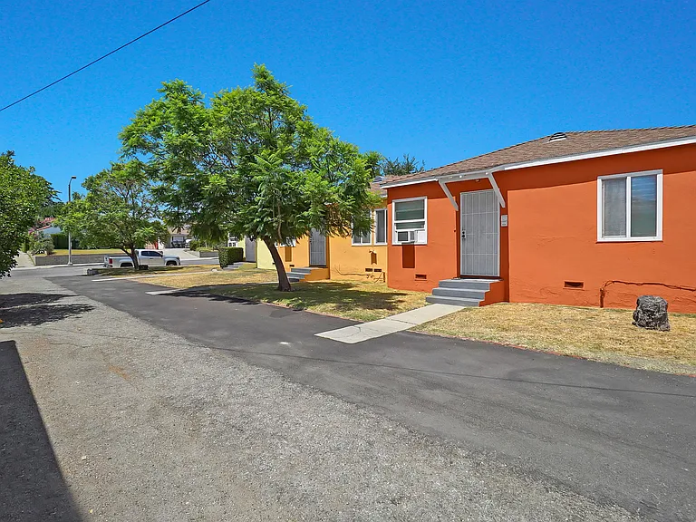 S Fremont Ave — Photo 3