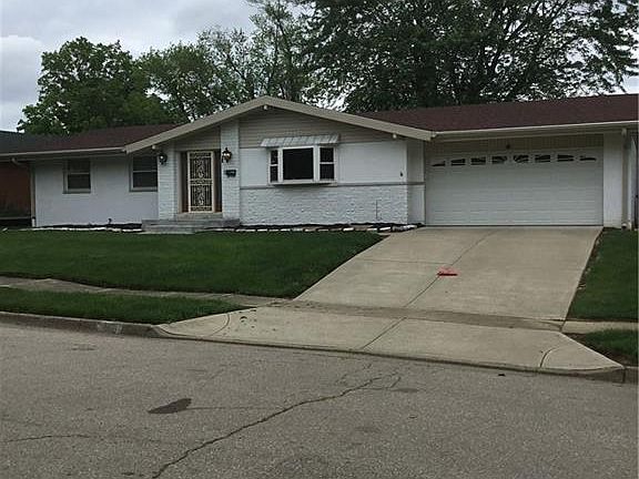 2nd image of 390 Blairwood Dr